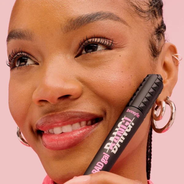 Benefit Badgal Bang Volumising Mascara Mini - Pitch Black (4g) - Image 6